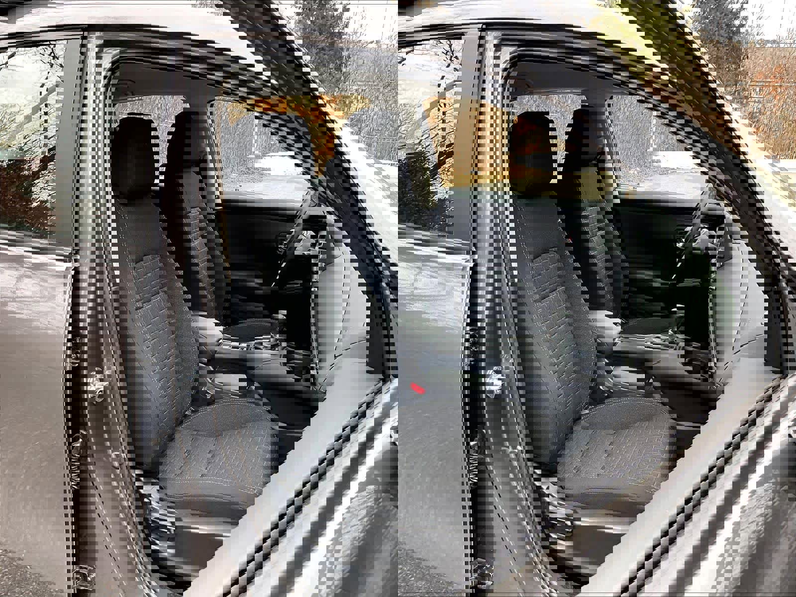 Used 2025 Honda HR-V LX image 11