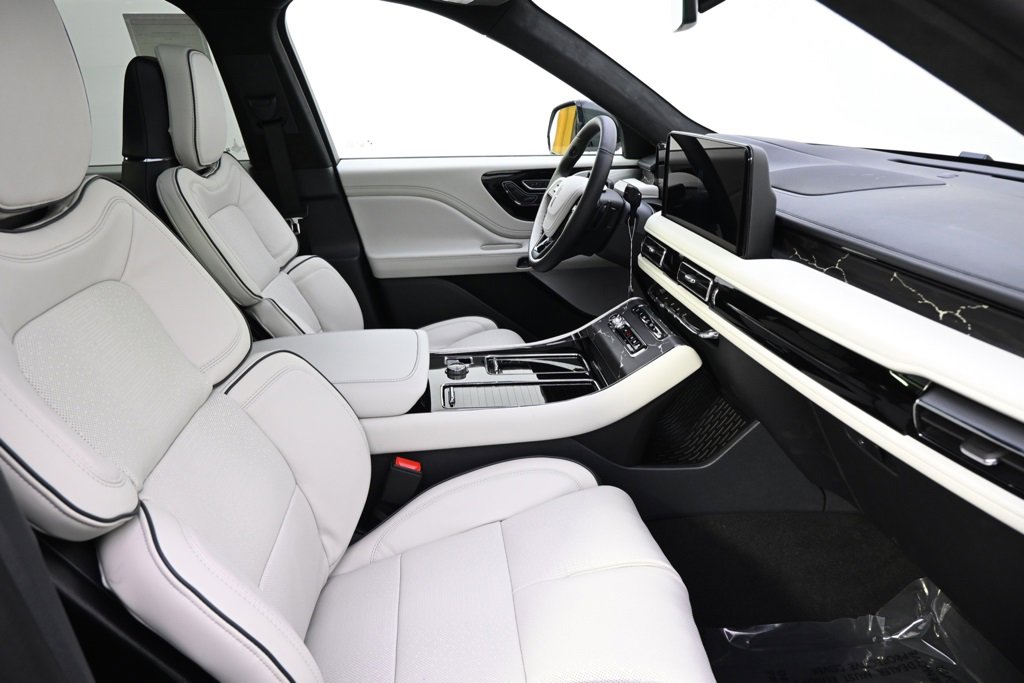 New 2026 Lincoln Aviator Black Label image 16