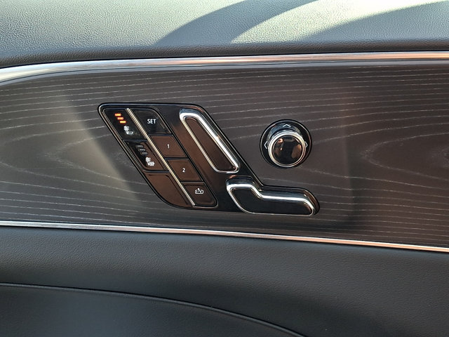 Certified 2024 Cadillac Lyriq Luxury AWD/4WD image 29