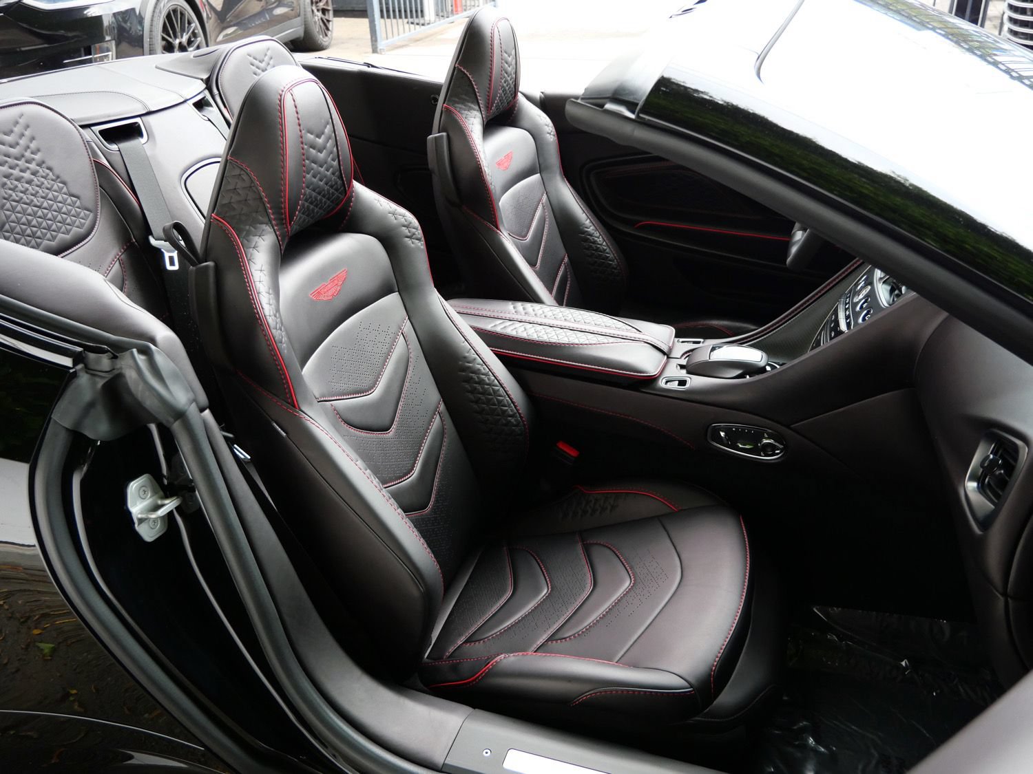 Used 2023 Aston Martin DBS Superleggera Volante RWD image 12