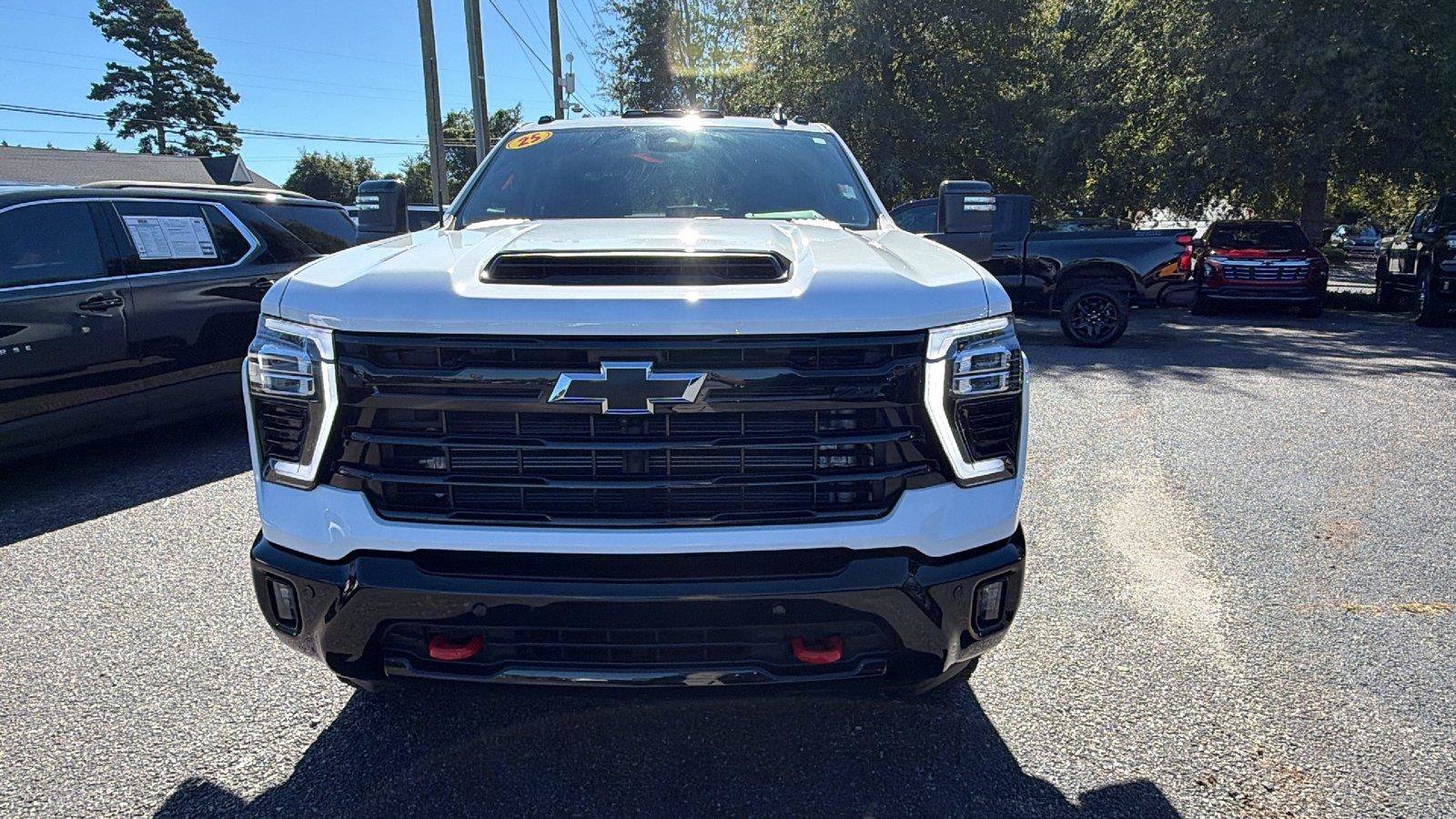 Used 2025 Chevrolet Silverado 2500 LT w/ Trail Boss Package AWD/4WD image 2