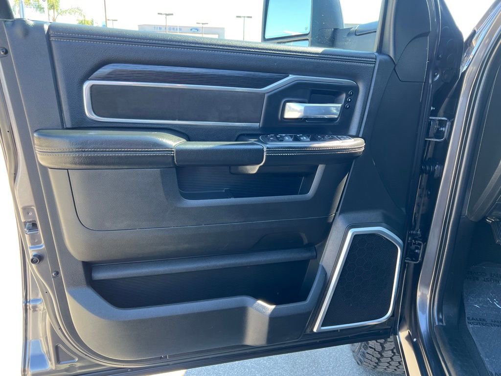 Used 2023 RAM 2500 Laramie w/ Night Edition image 15