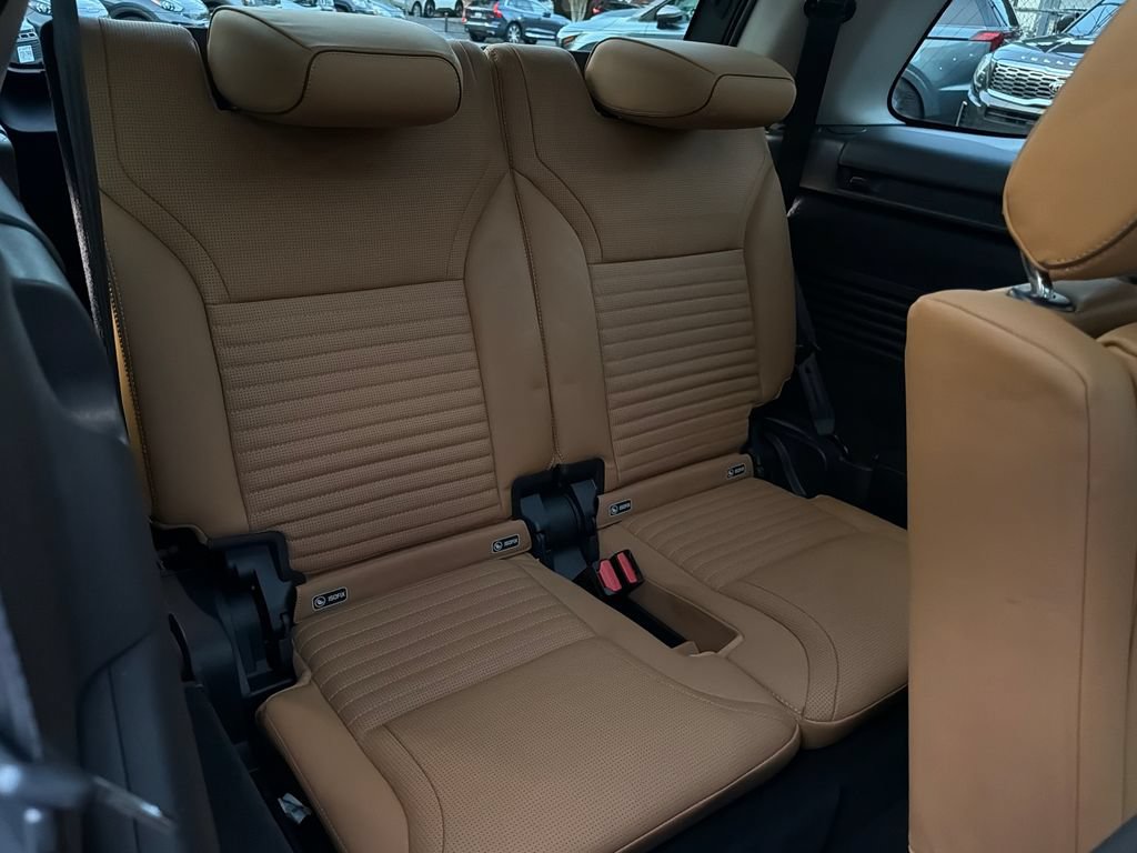 Used 2018 Land Rover Discovery HSE Luxury AWD/4WD image 15