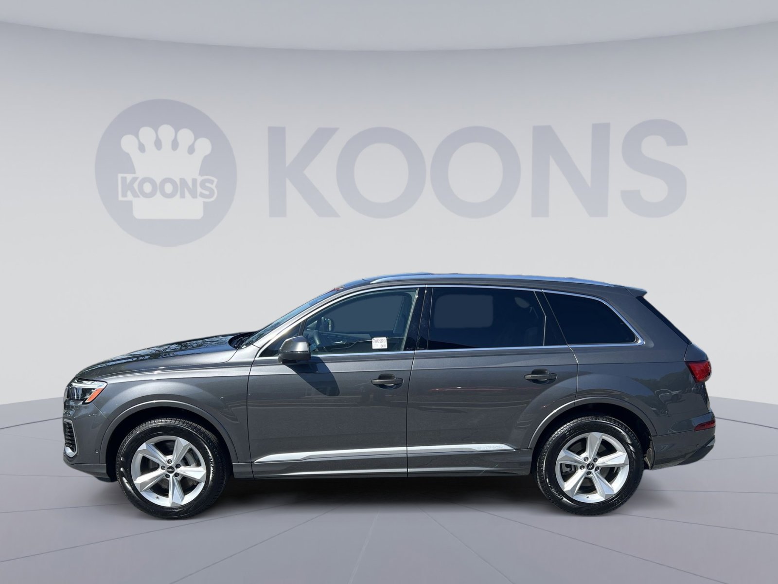 Used 2025 Audi Q7 2.0T Premium w/ Convenience Package AWD/4WD image 2