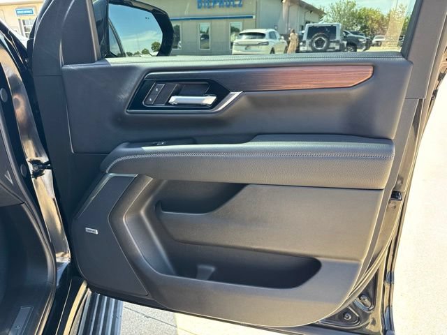 Used 2026 GMC Yukon XL Denali w/ Denali Reserve Package AWD/4WD image 32