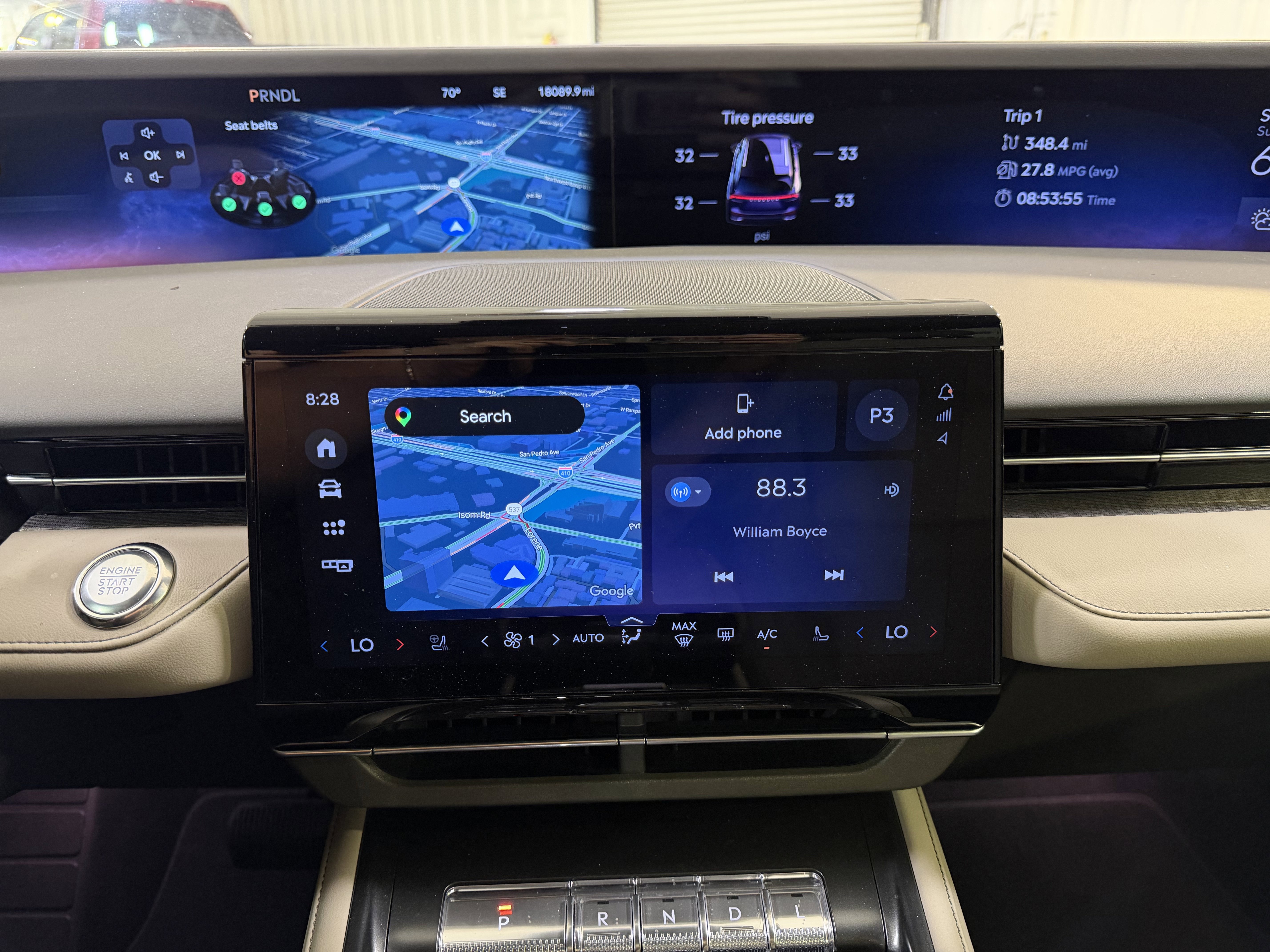 Used 2025 Lincoln Nautilus Premier AWD/4WD image 17