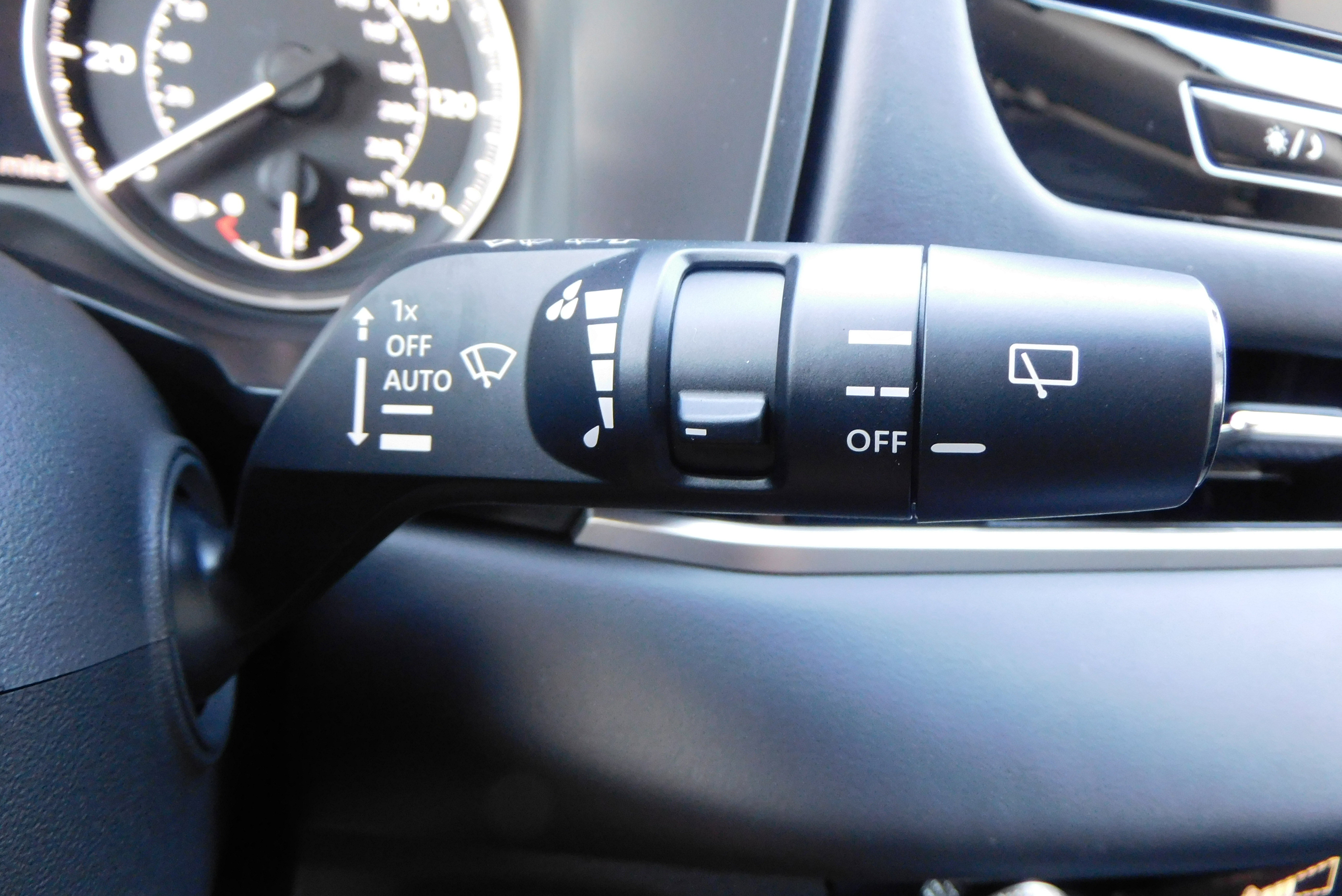 New 2025 Mitsubishi Outlander SE image 8