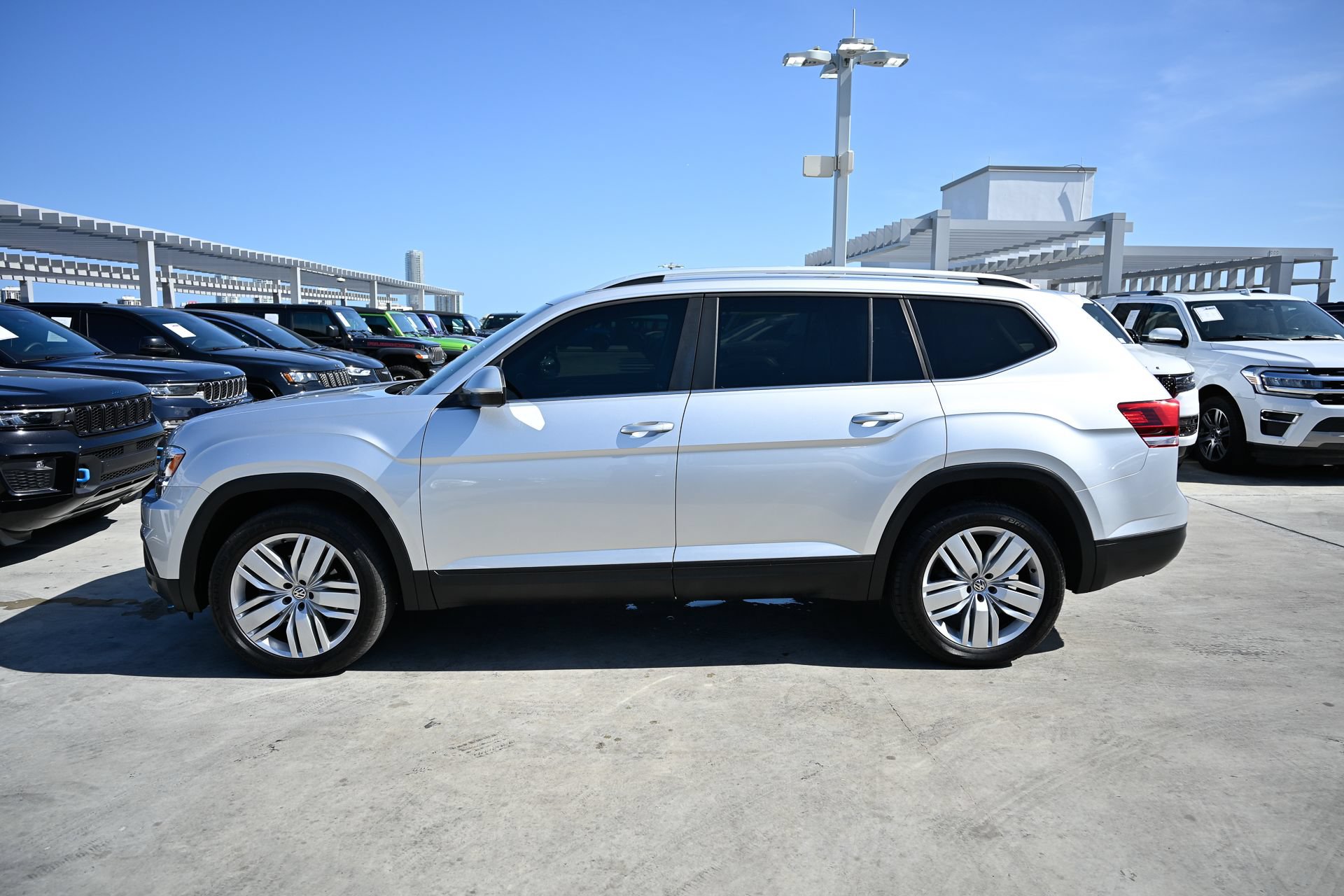 Used 2019 Volkswagen Atlas SE FWD image 11