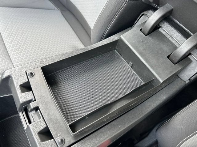 Used 2017 Ford Escape SE w/ Equipment Group 201A AWD/4WD image 32