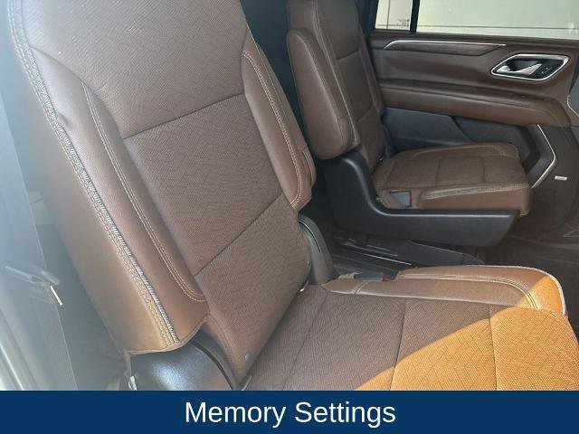 Used 2021 Chevrolet Suburban High Country w/ Premium Package 2 AWD/4WD image 28