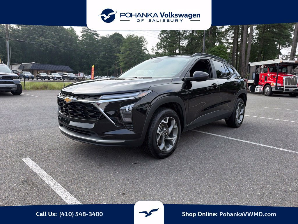 Used 2025 Chevrolet Trax LT