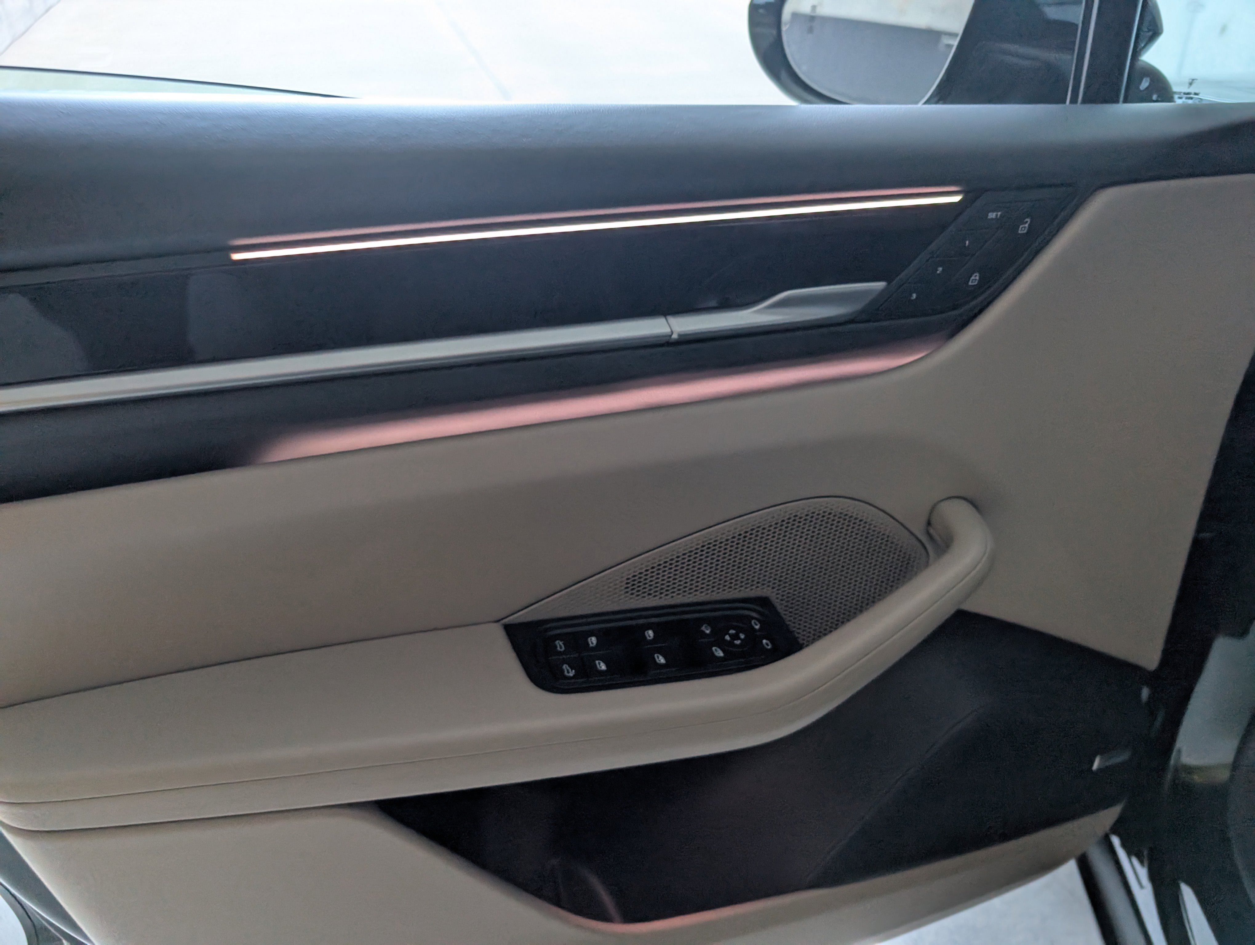 Used 2025 Porsche Macan Electric image 31