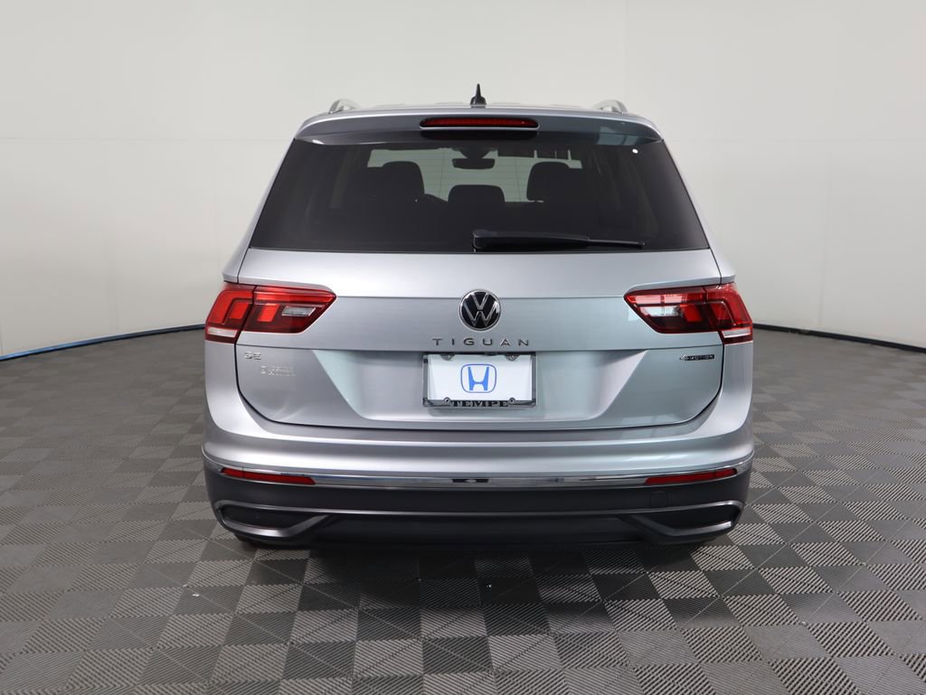 Used 2022 Volkswagen Tiguan SE w/ Panoramic Sunroof Package image 6