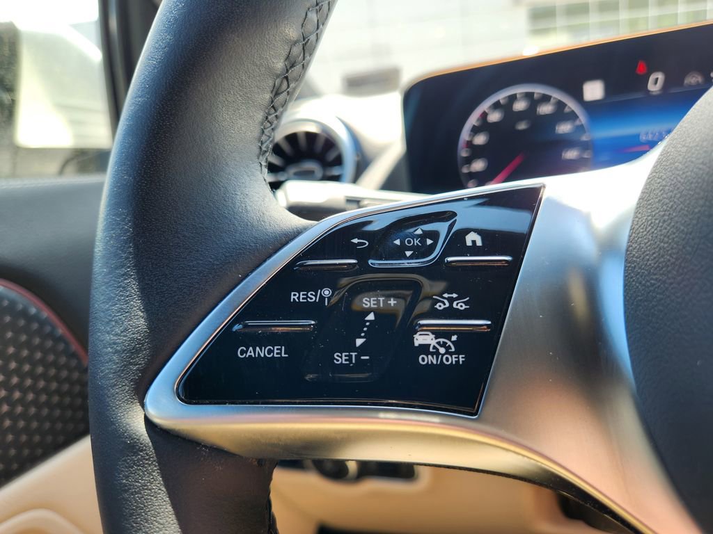 Used 2025 Mercedes-Benz GLA 250 4MATIC image 31