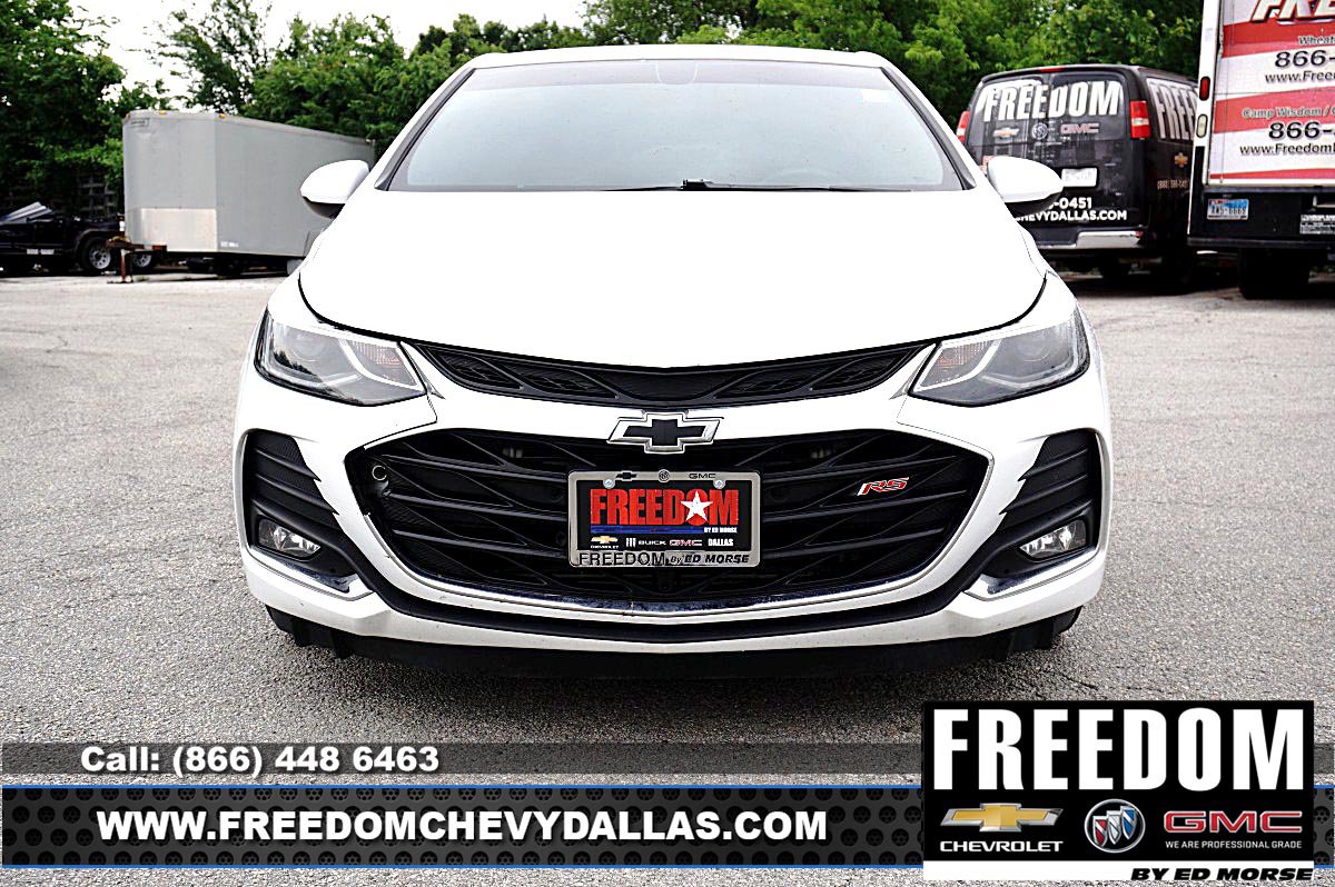 Used 2019 Chevrolet Cruze LT w/ Convenience Package FWD image 2