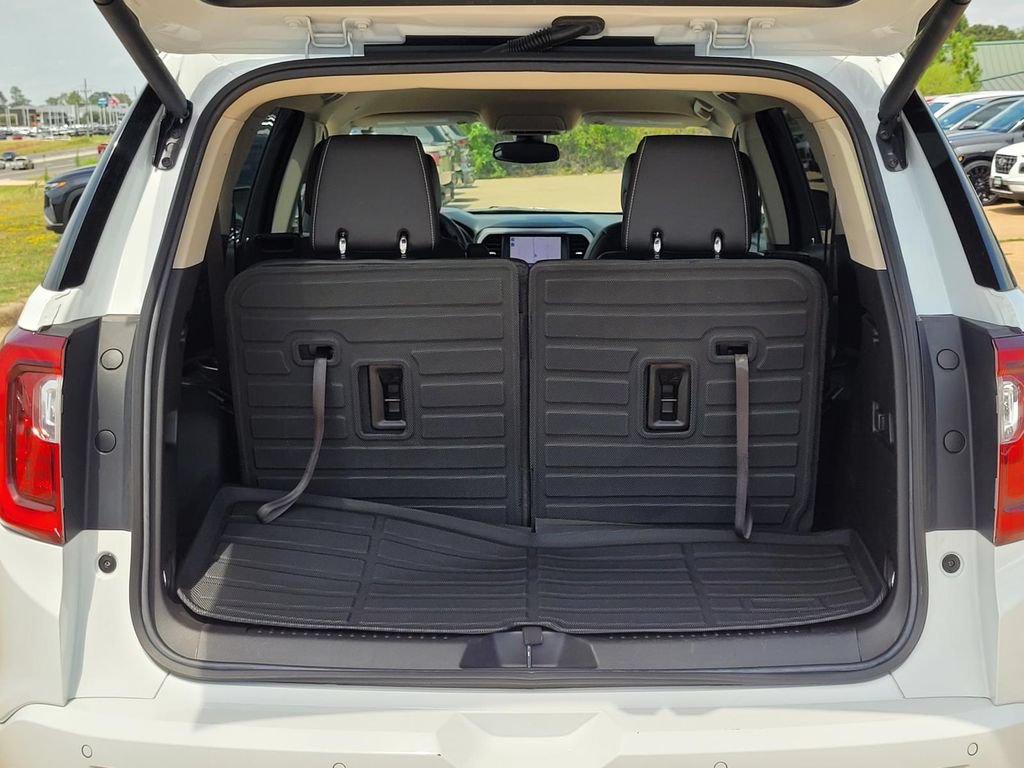 Used 2023 GMC Acadia Denali w/ Trailering Package FWD image 8