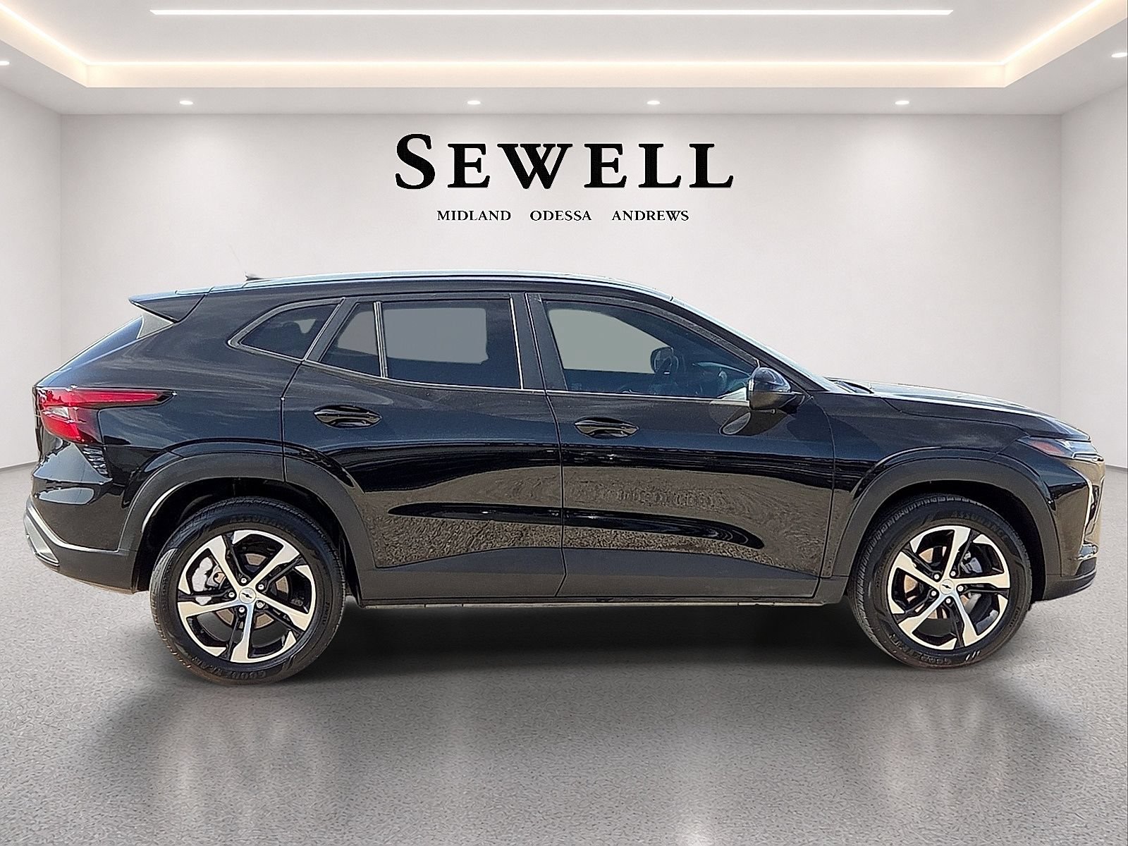 Used 2025 Chevrolet Trax RS FWD image 5