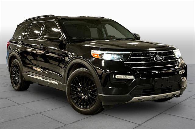 Used 2021 Ford Explorer XLT w/ Equipment Group 202A RWD image 3