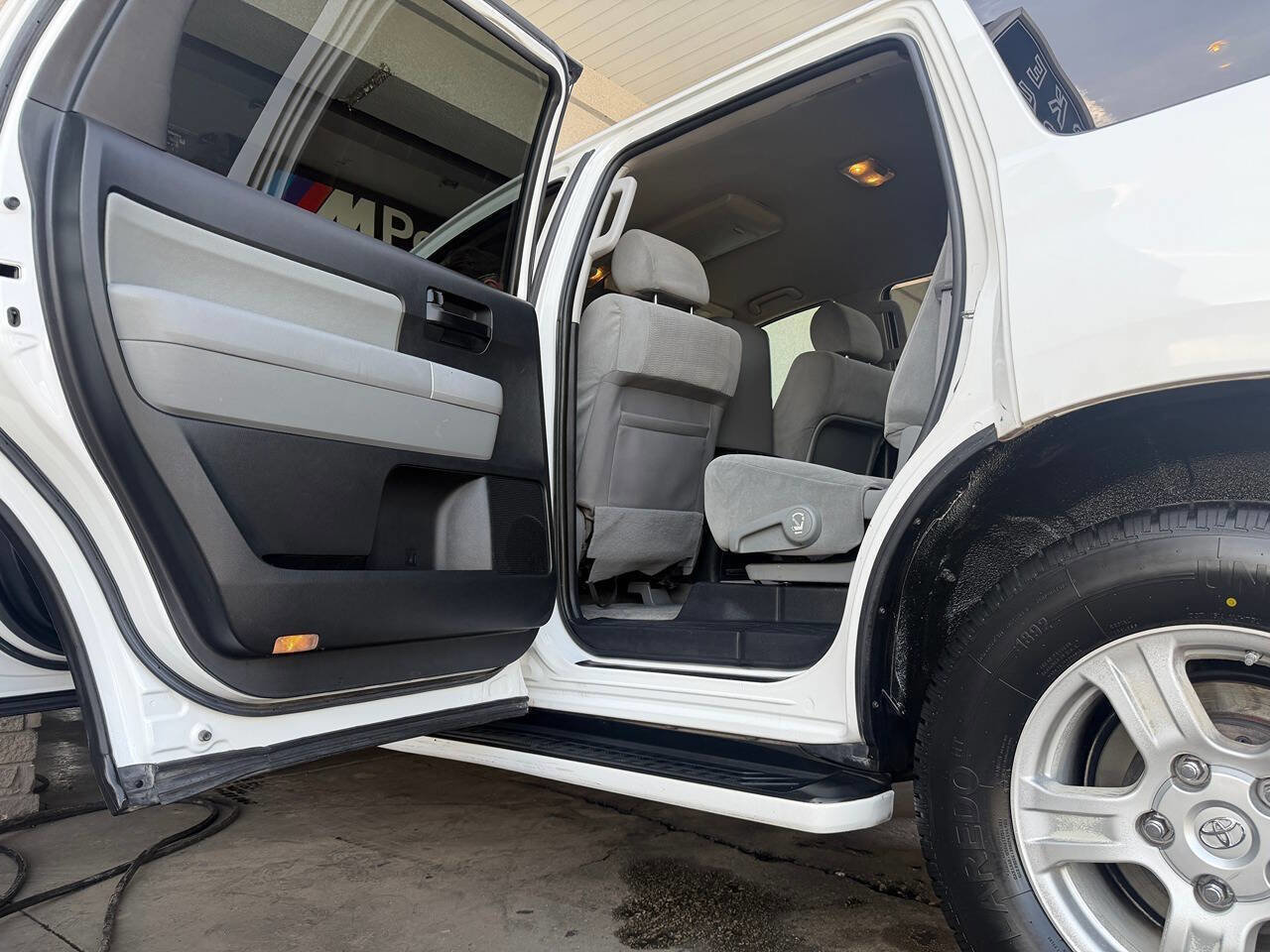 Used 2008 Toyota Sequoia SR5 image 21