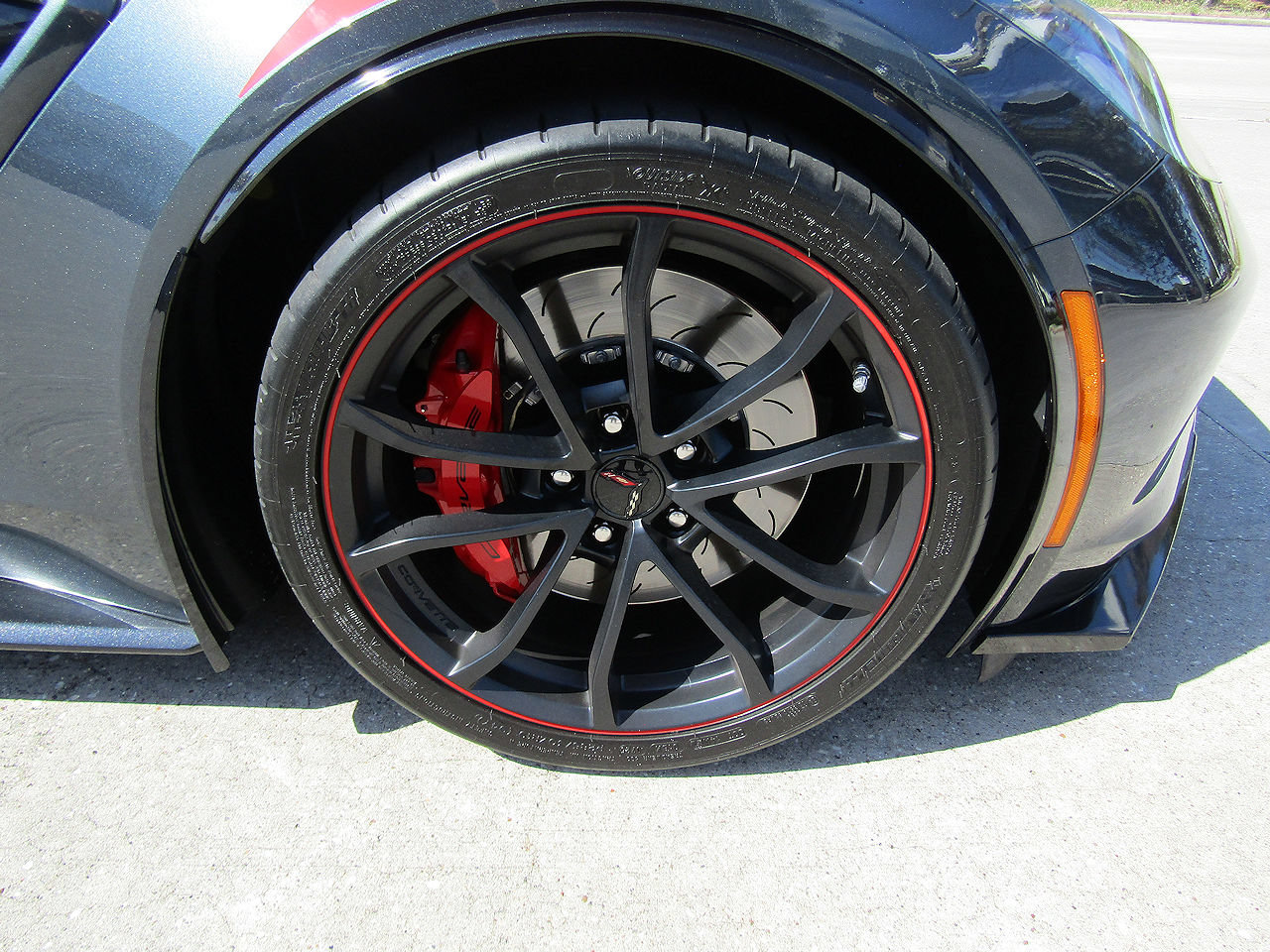 Used 2019 Chevrolet Corvette Grand Sport RWD image 25
