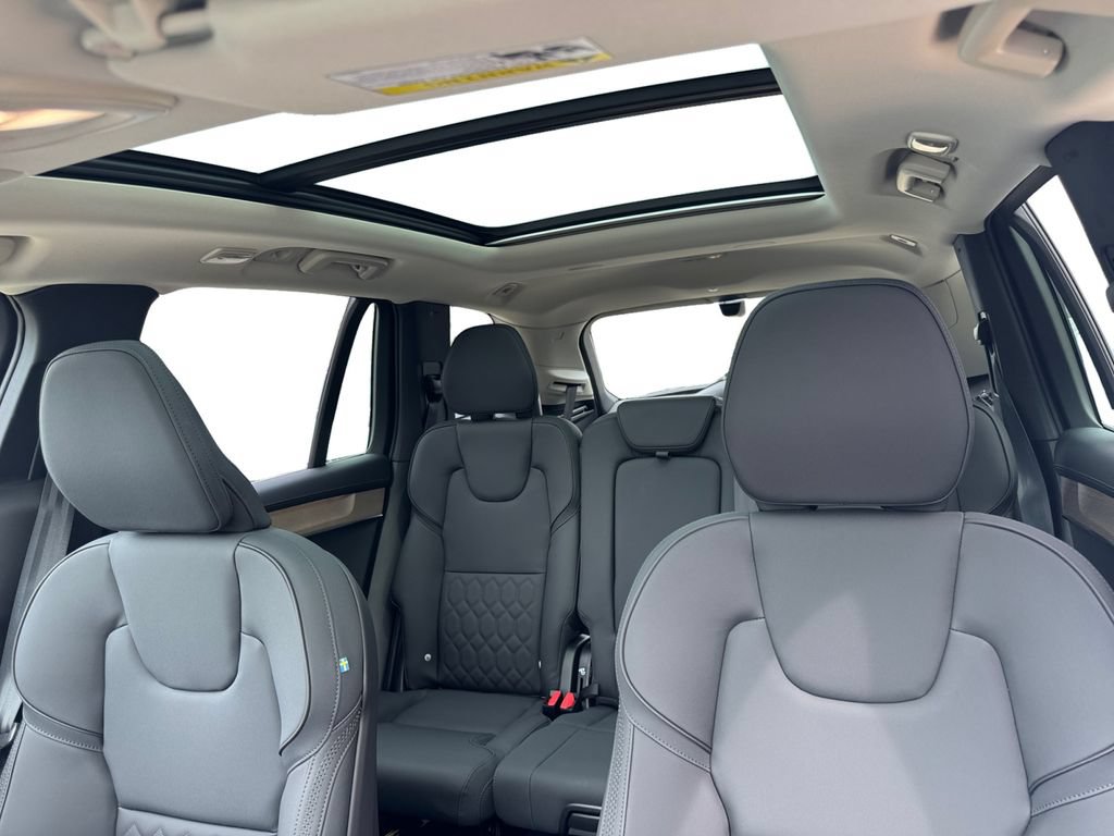 New 2026 Volvo XC90 B6 Plus w/ Protection Package Premier AWD/4WD image 24