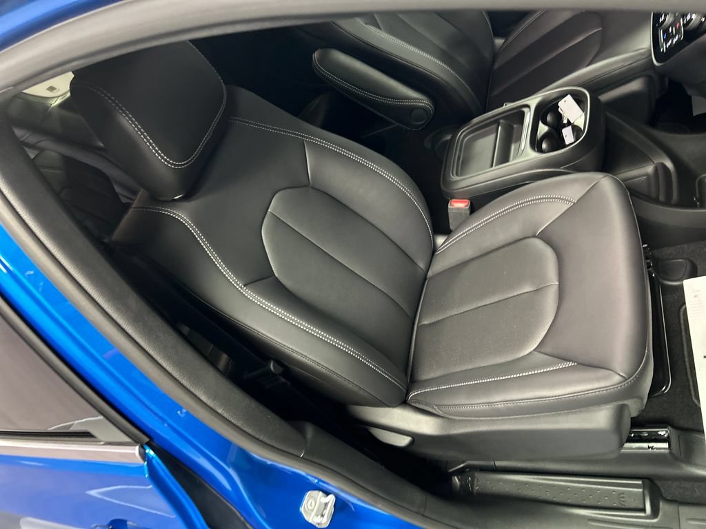 New 2027 Chrysler Pacifica Select FWD image 24