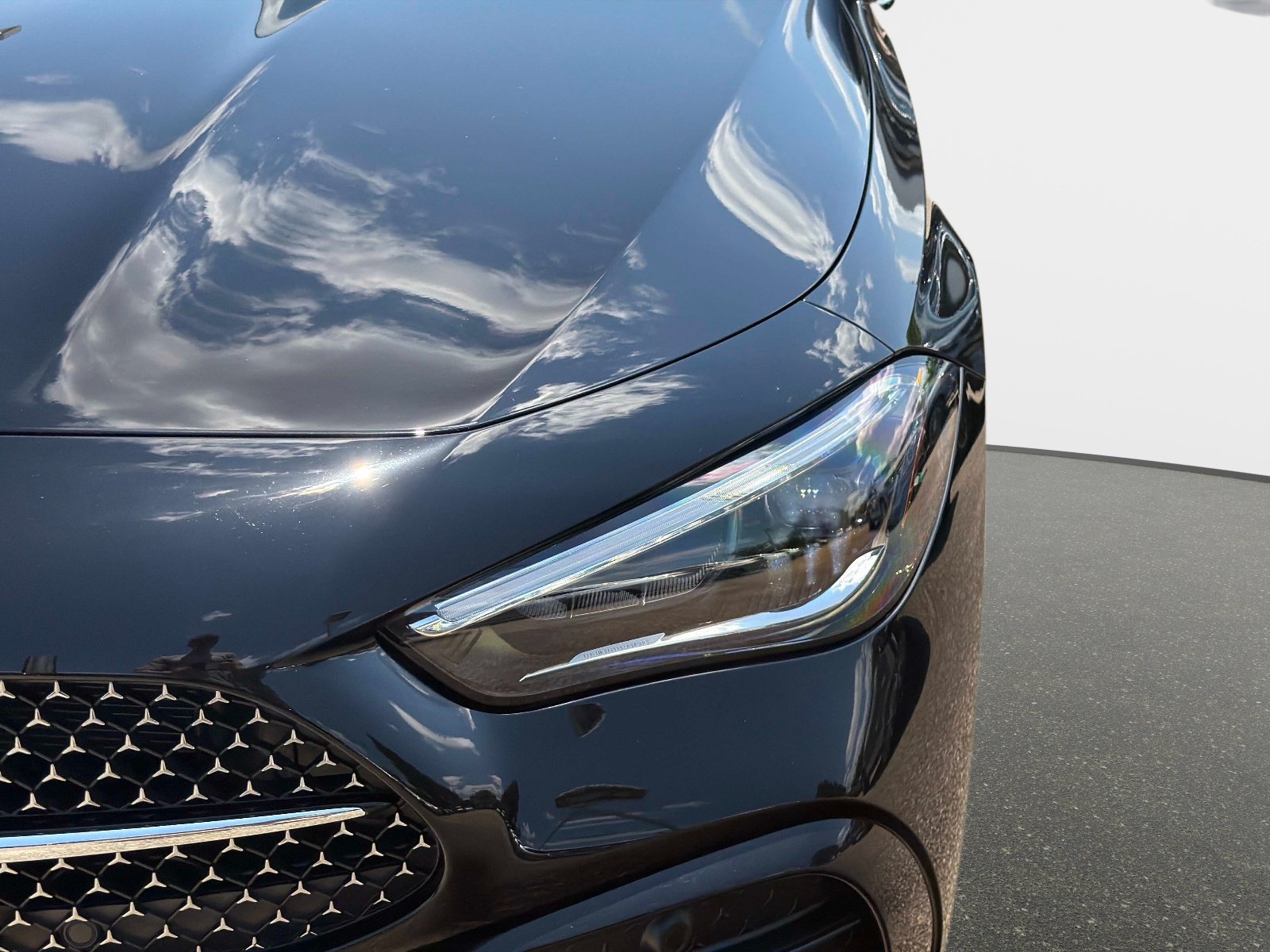 New 2026 Mercedes-Benz CLE 450 4MATIC Coupe image 9