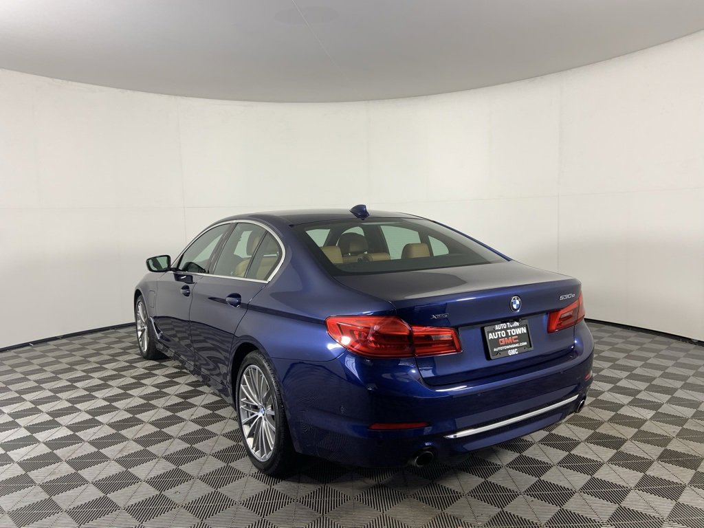 Used 2020 BMW 530e xDrive w/ Executive Package image 7