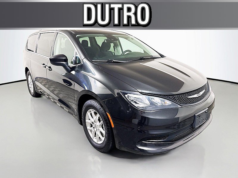 Used 2023 Chrysler Voyager LX FWD image 1