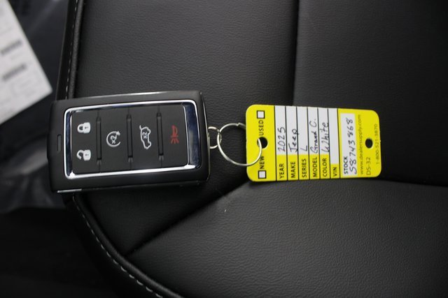 New 2025 Jeep Grand Cherokee L Limited w/ Black Appearance Package image 8