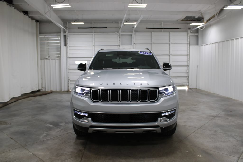 Used 2025 Jeep Wagoneer Series II w/ 8-Passenger Seating Package AWD/4WD image 3