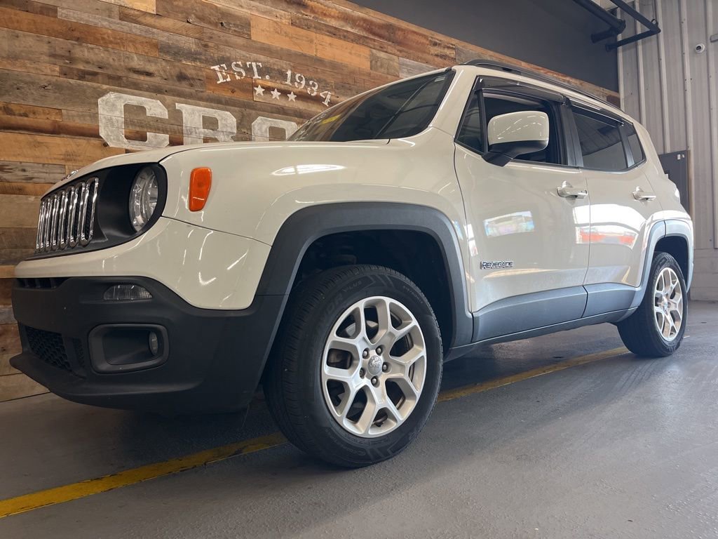 Used 2017 Jeep Renegade Latitude w/ Cold Weather Group image 2