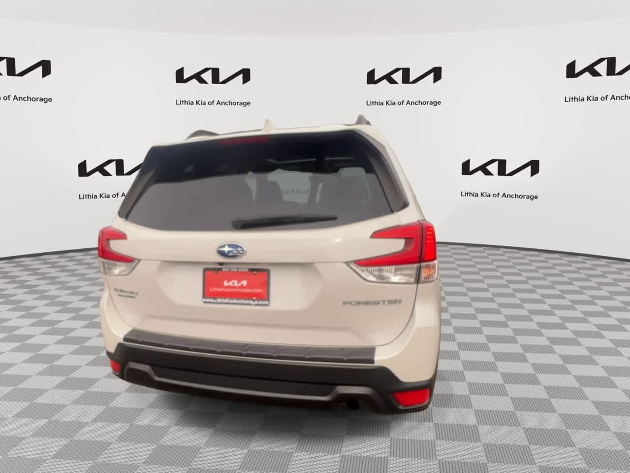 Used 2021 Subaru Forester Premium AWD/4WD image 9