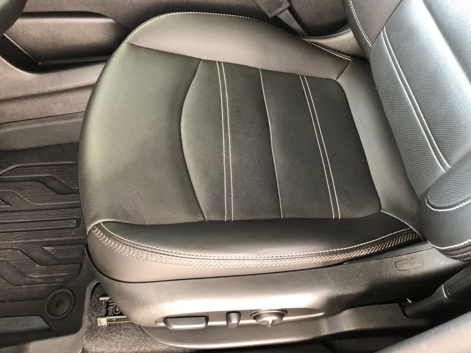 Used 2024 GMC Terrain Denali w/ Denali Premium Package image 22