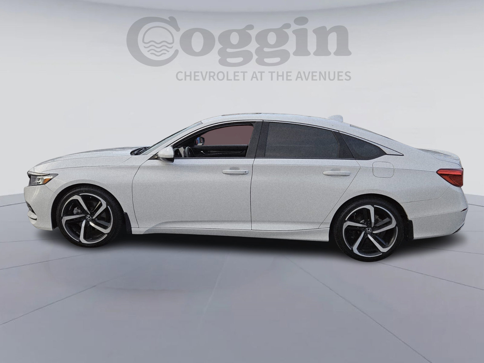 Used 2019 Honda Accord Sport image 3