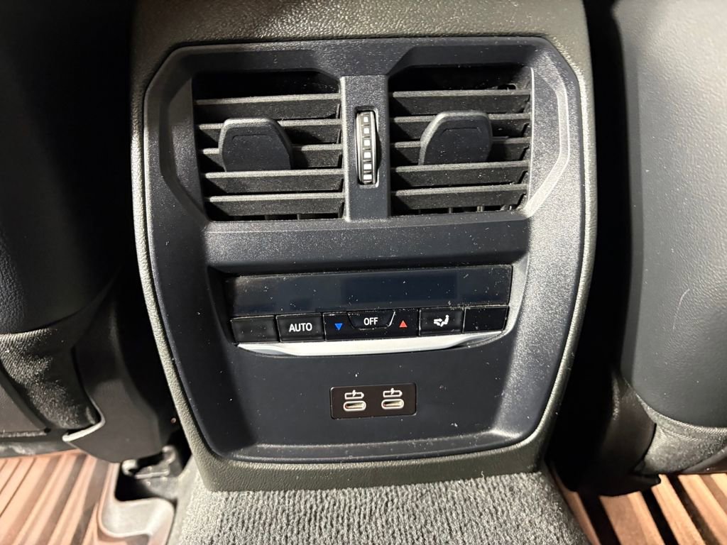 Used 2023 BMW 330i xDrive 330i xDrive w/ Premium Package image 30