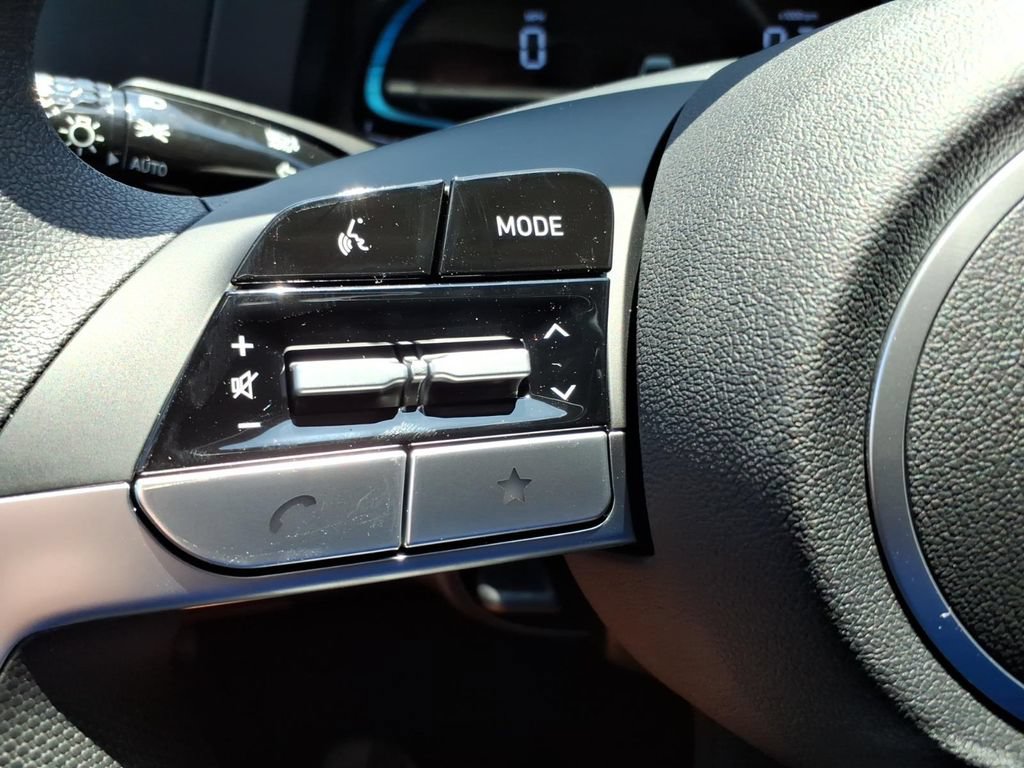 New 2026 Hyundai Elantra SE FWD image 18