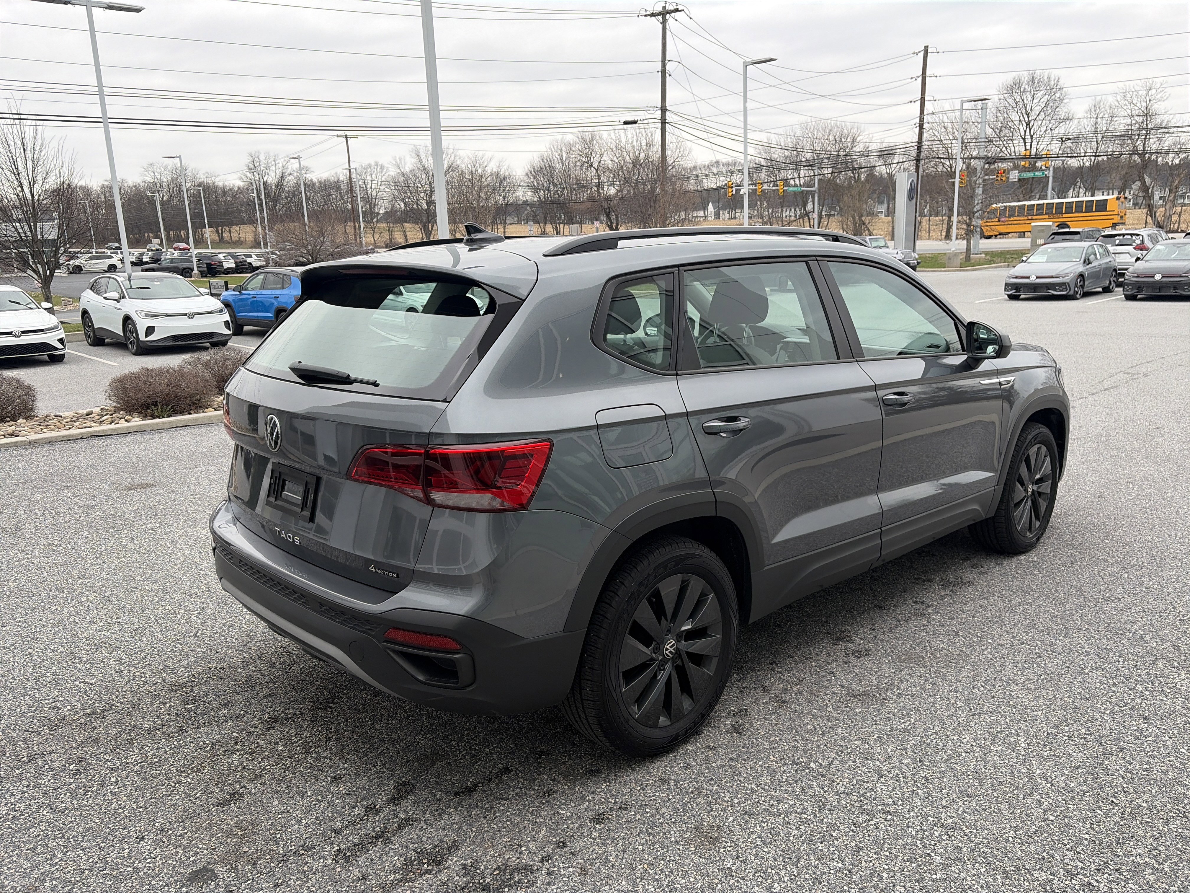 Used 2022 Volkswagen Taos S image 4