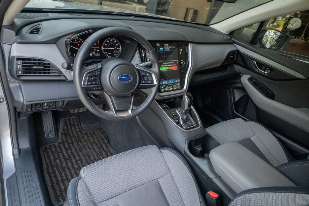 Certified 2025 Subaru Outback Premium AWD/4WD image 9