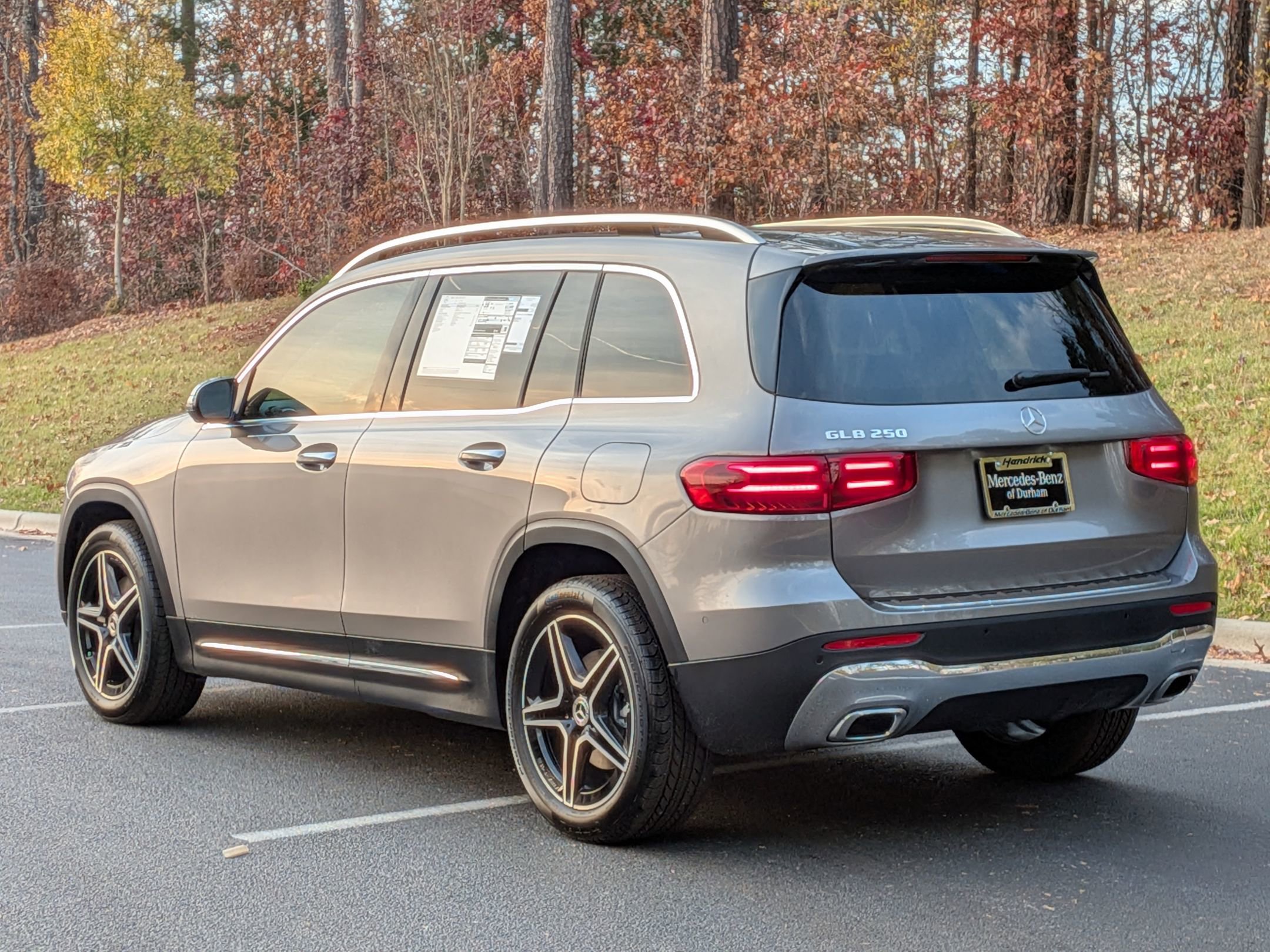 New 2026 Mercedes-Benz GLB 250 image 8