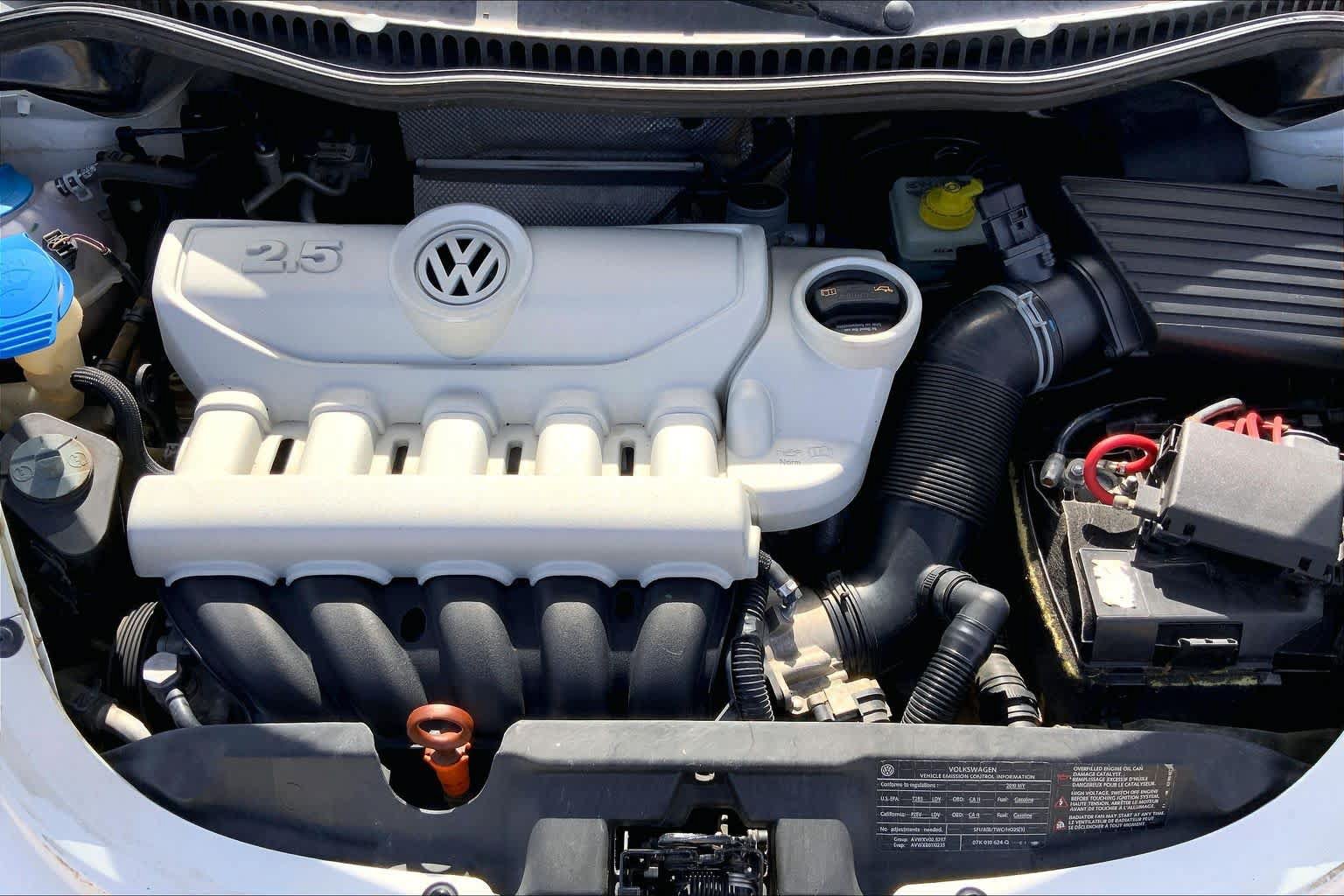 Used 2010 Volkswagen Beetle Coupe FWD image 29