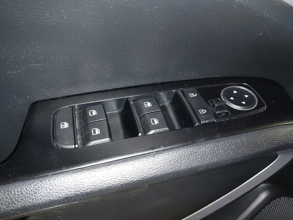 Used 2023 Kia Soul LX w/ Option Group 015 FWD image 27