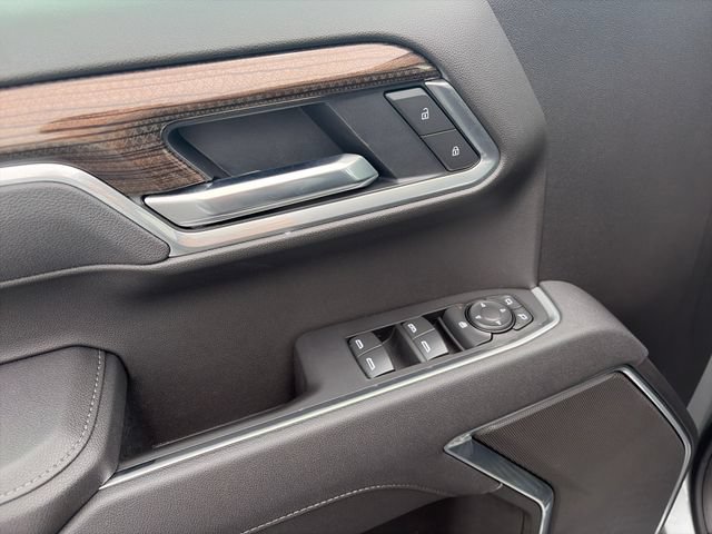 Used 2025 Chevrolet Silverado 1500 LT AWD/4WD image 19