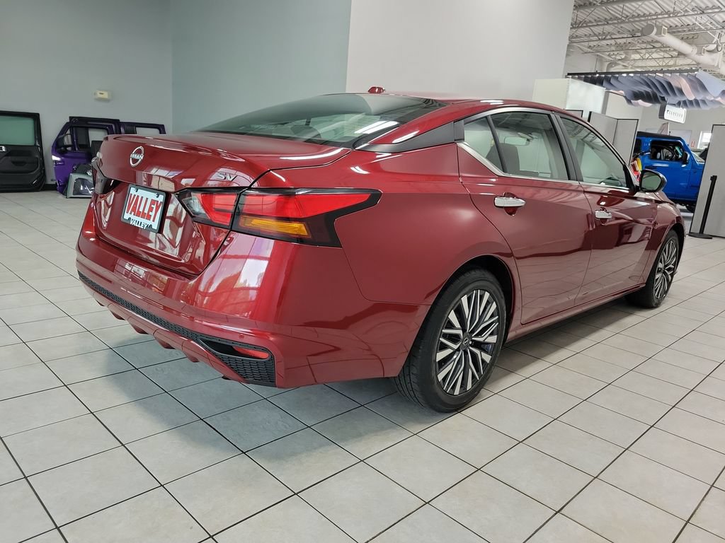 Used 2024 Nissan Altima 2.5 SV FWD image 11
