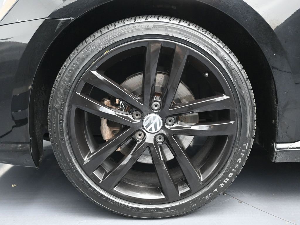 Used 2016 Volkswagen Passat 1.8T R-Line image 9