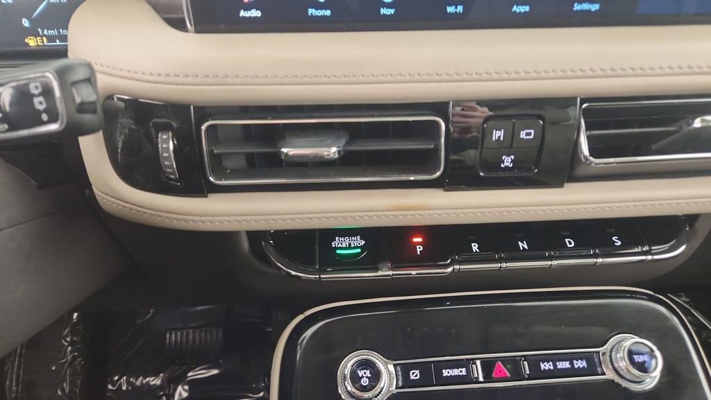 Used 2022 Lincoln Nautilus Reserve image 23