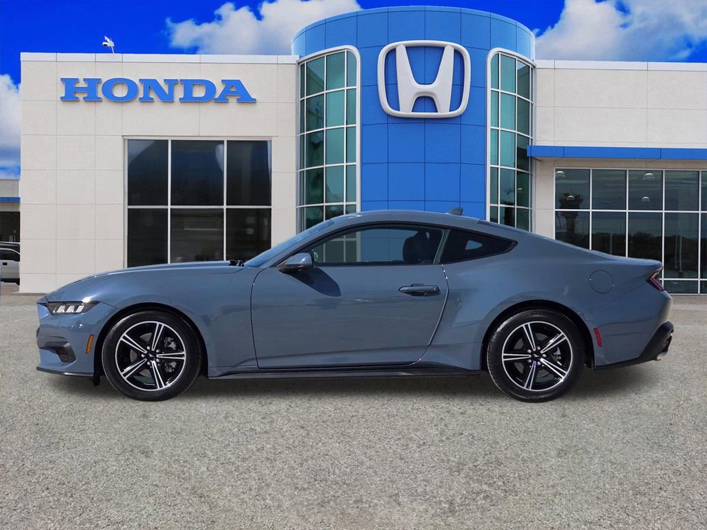 Used 2025 Ford Mustang EcoBoost image 6