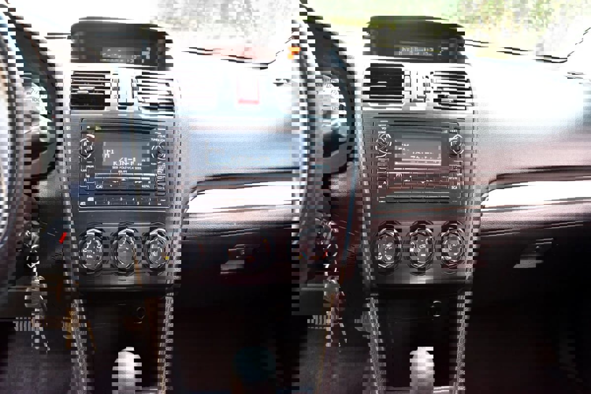 Used 2013 Subaru Impreza 2.0i Premium image 13