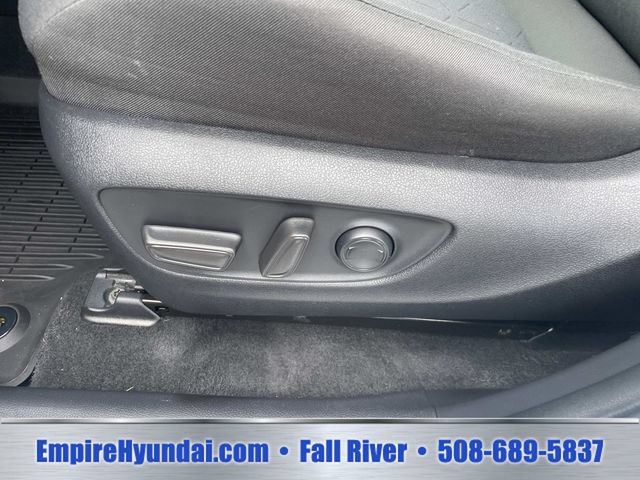 Used 2021 Toyota RAV4 XLE w/ Protection Package (TMS) AWD/4WD image 20