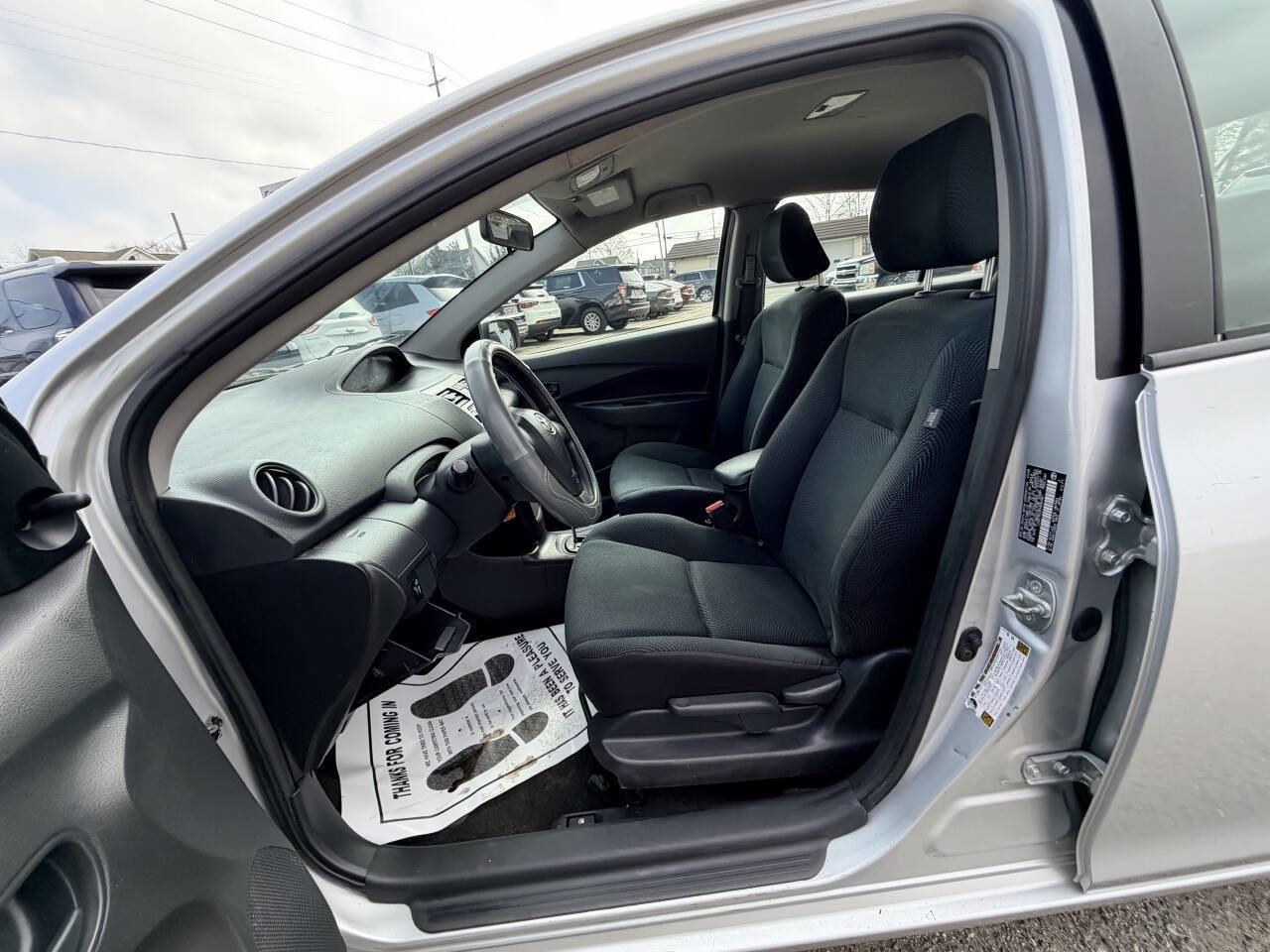 Used 2009 Toyota Yaris Sedan image 40